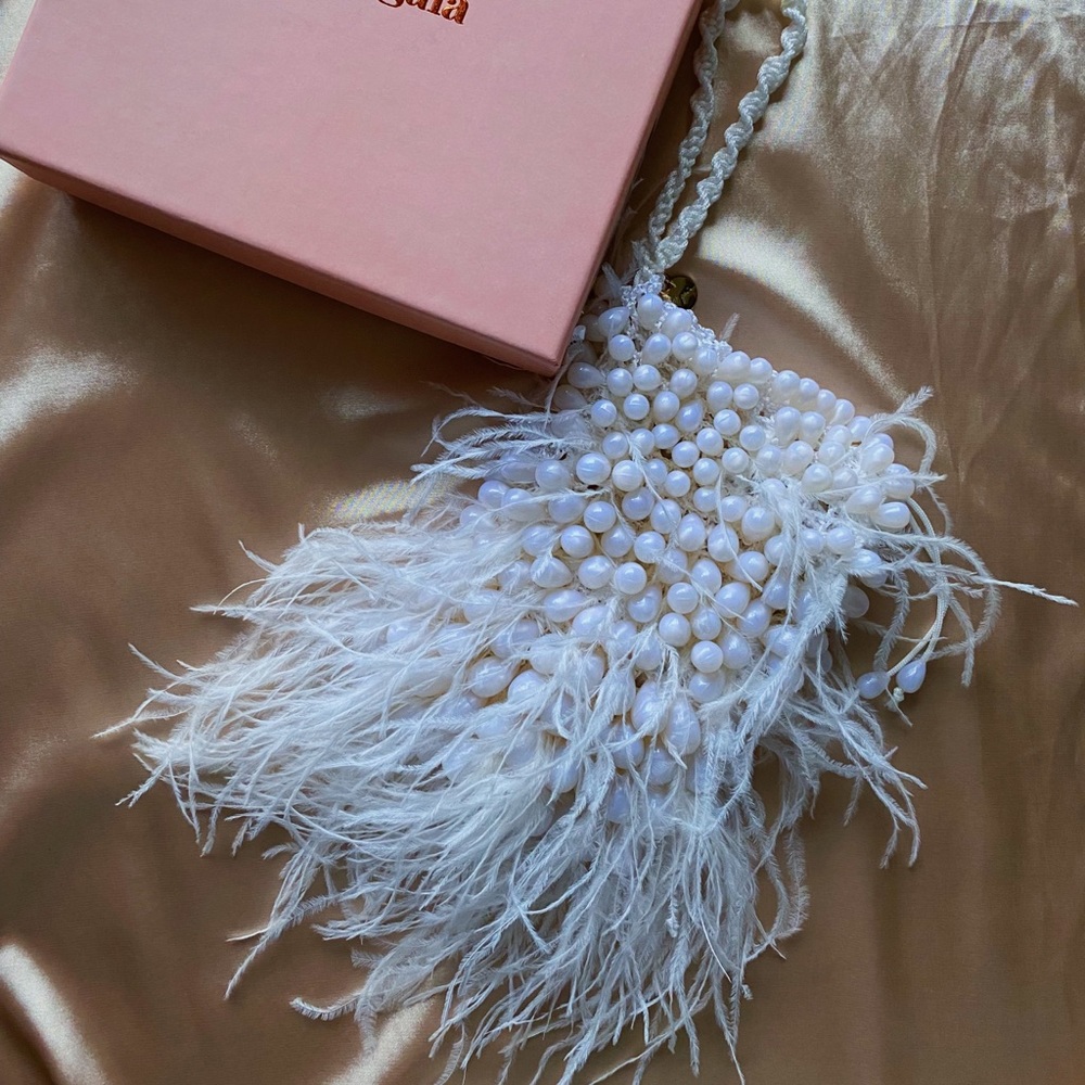 Dory Feather Wristlet - Cult Gaia